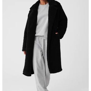 Alo Yoga - Oversized Sherpa Trench in Black - Size Small - Lightly Worn